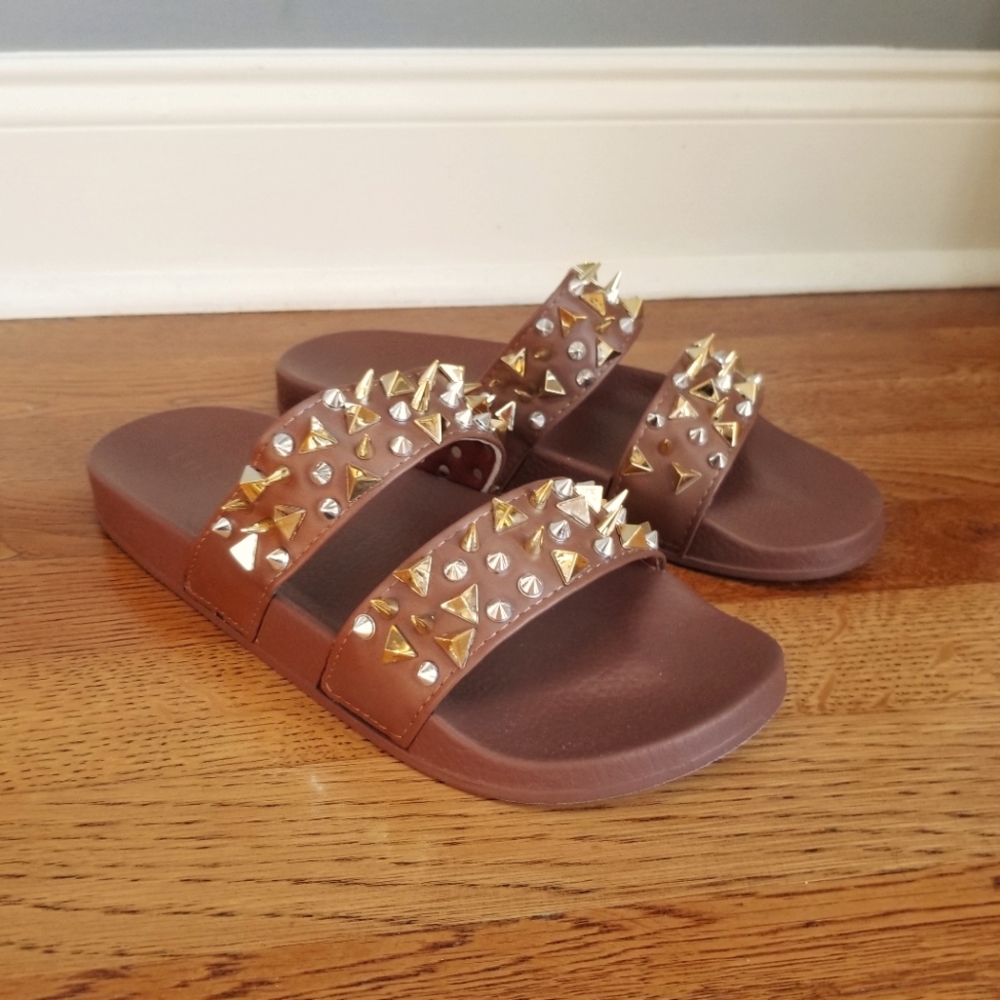 NEW! Liliana Maxie-5 Spike & Stud Slides